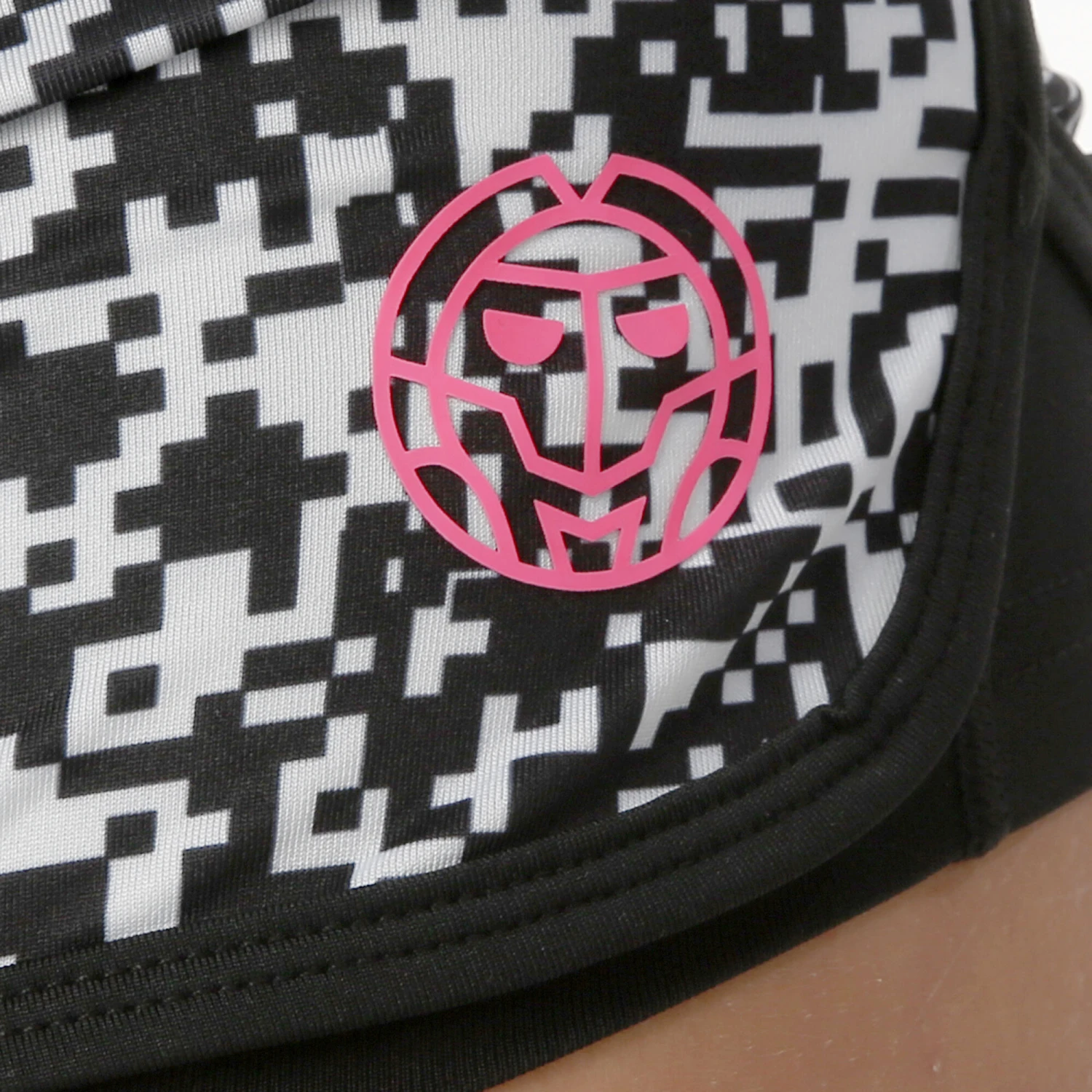 BIDI BADU Hulda Tech 2in1 Shorts Special Edition Women - Black, White 7 BIDI BADU Hulda Tech 2in1 Shorts Special Edition Women - Black, White - Image 5